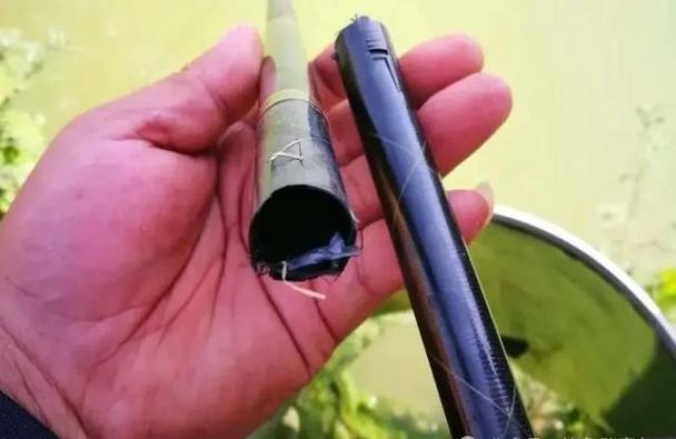 鱼竿大把中间裂开图片