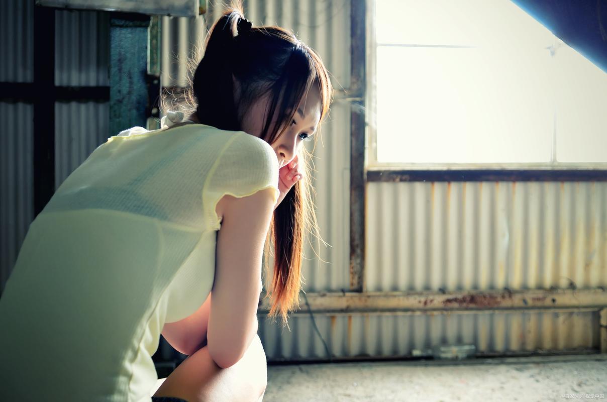 LoveIyGirl孤独女孩游戏截图
