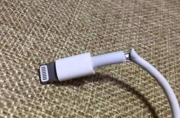 充电线摔一下就解除充电