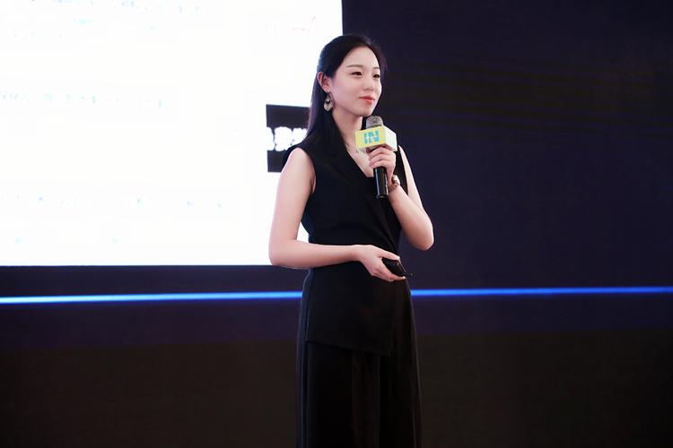 麦子主持人