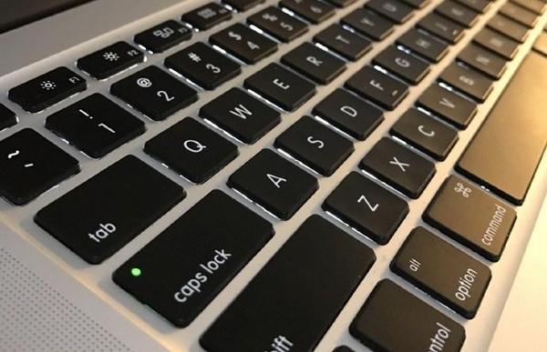 capslock按下灯不亮