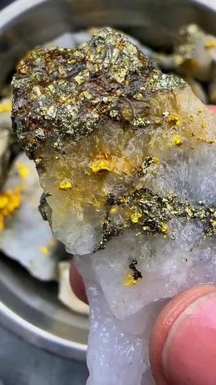 明金矿石缩略图