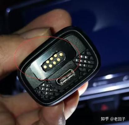 盯盯拍的内存卡怎么拿出来