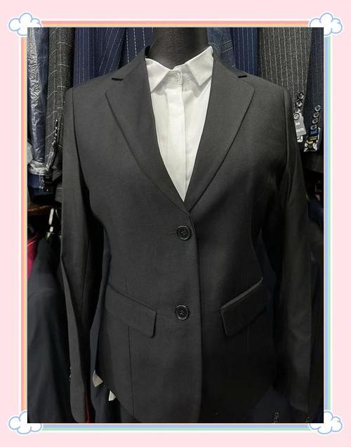 大学生买西服该怎么买