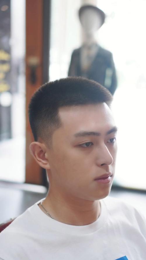 男士碎发寸头