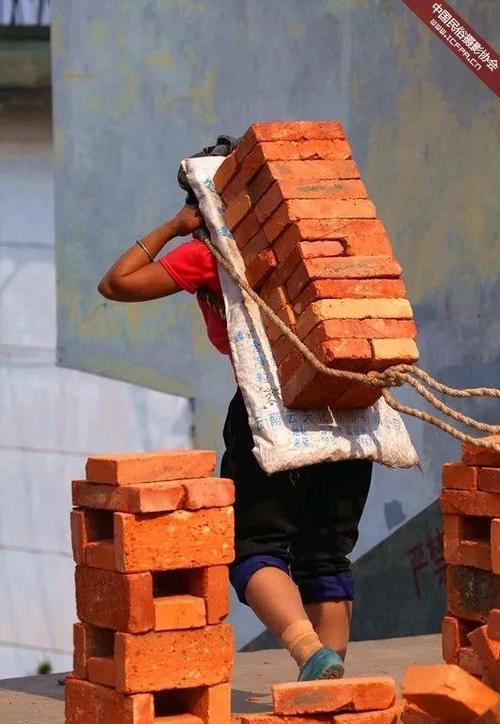 搬砖赚钱多吗图标