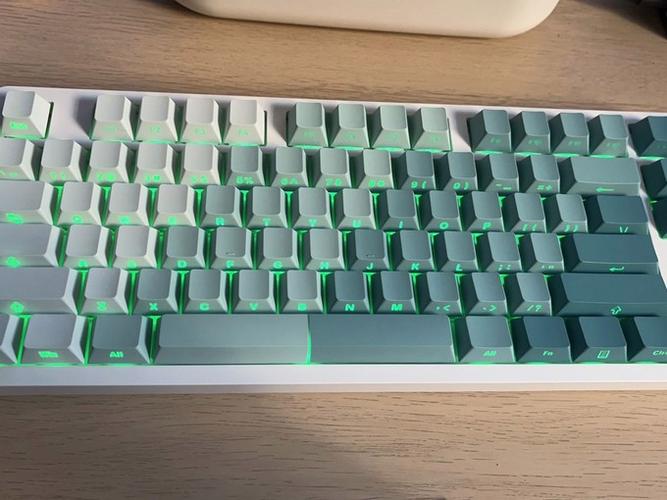 达尔优无线键盘电量查看步骤