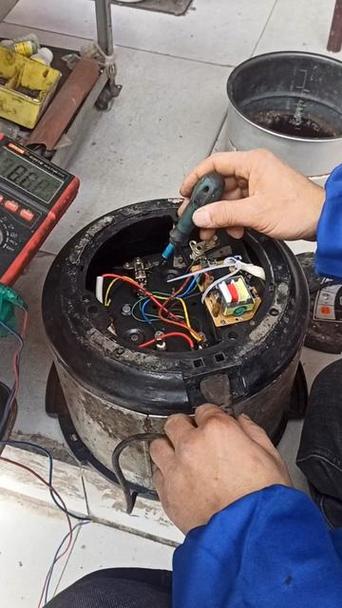 苏泊尔电压锅盖柄断了怎么修视频截图