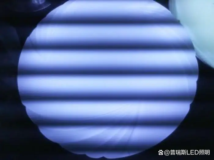 灯频闪