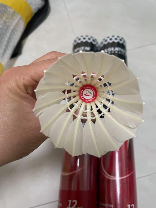 羽毛球自带的手胶拆不拆
