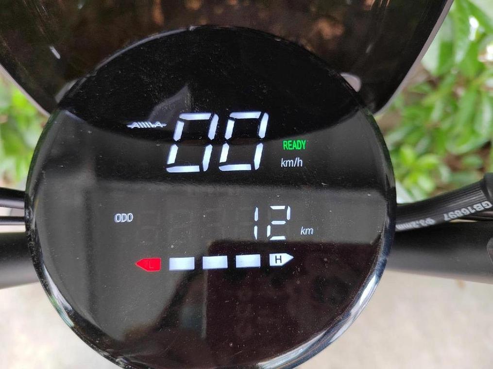 电动车显示屏一直显示满电