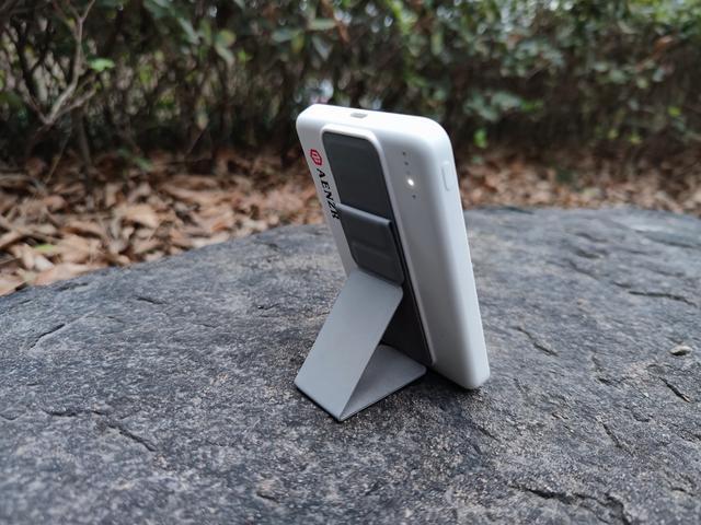 iphone13磁吸充电图标