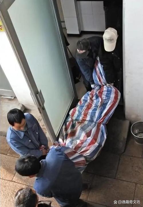 破门而入是什么行为