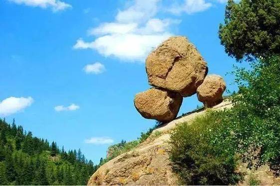 洪荒第一块石头