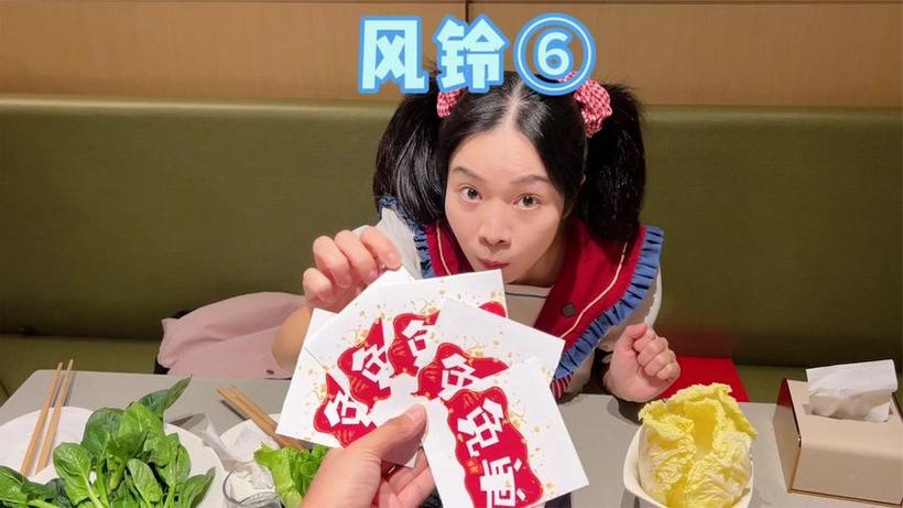 林呱呱做美甲和风钤