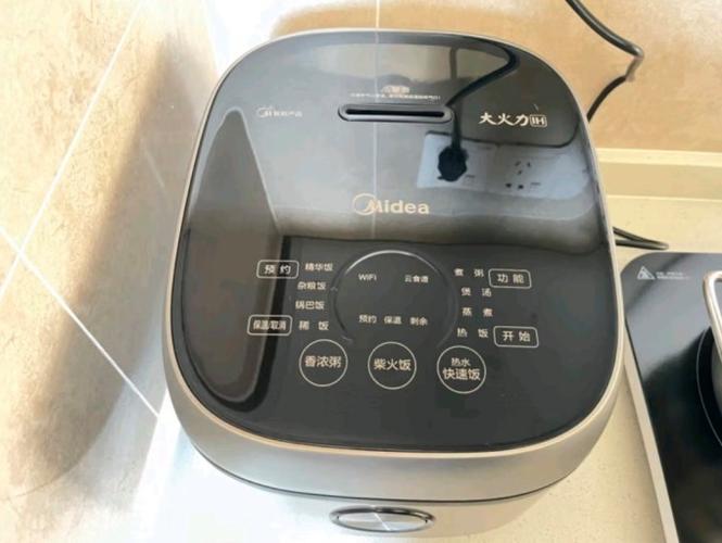 电饭煲开始键一直闪烁是怎么回事缩略图