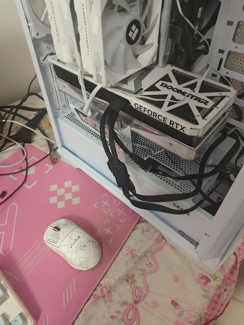 电脑突然黑屏然后风扇狂转截图