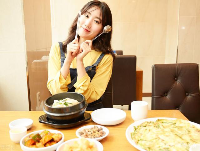 喜欢美食的女人缩略图