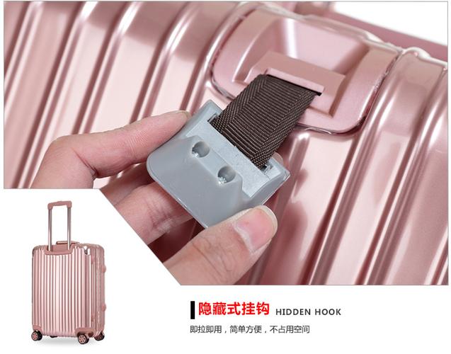 铝框行李箱合上的步骤
