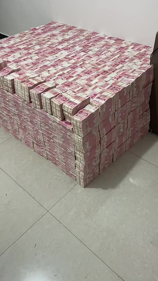 摆账一亿一天多少钱
