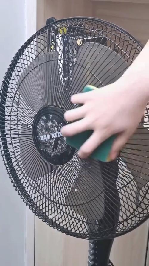 电风扇如何清洗最方便