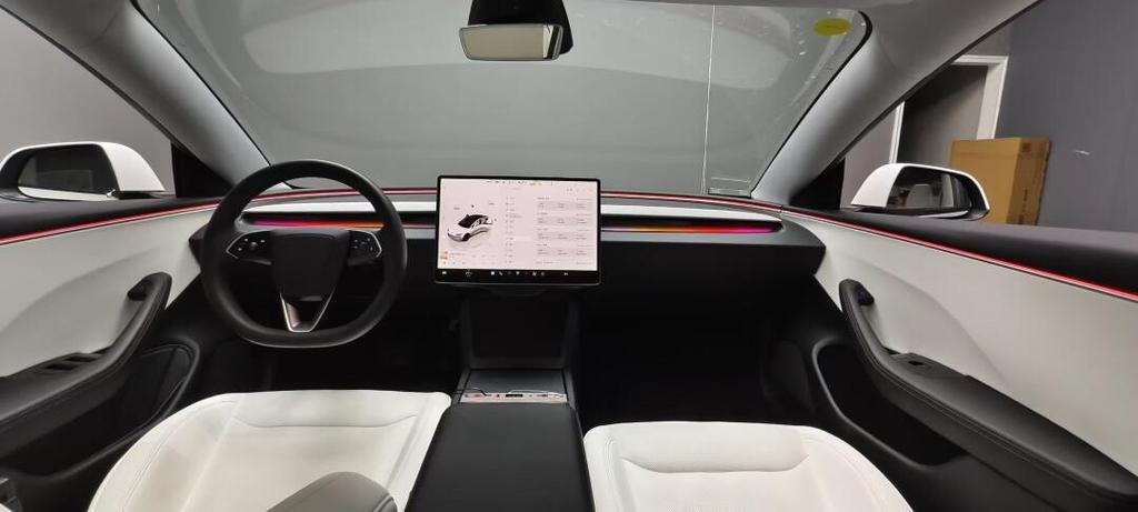 特斯拉model3氛围灯效果图