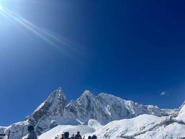 玉龙雪山玩几个小时合适缩略图
