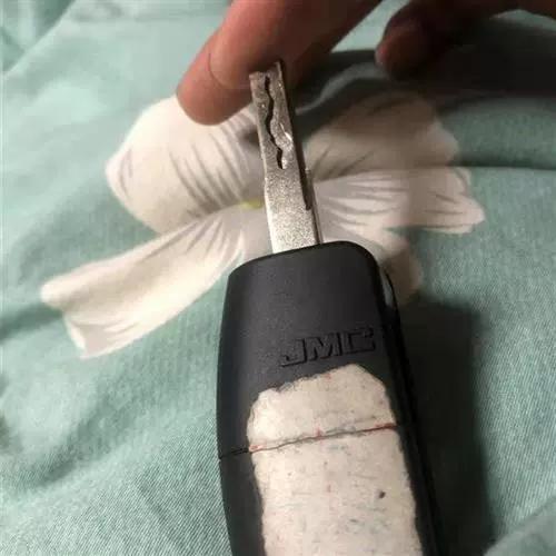 更换电视机遥控器的方法
