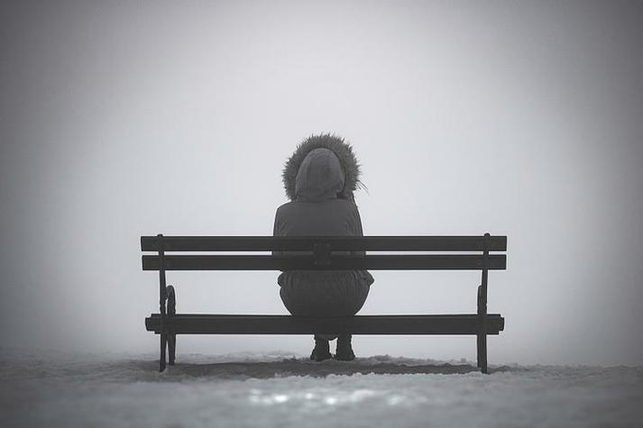 Feelalone.