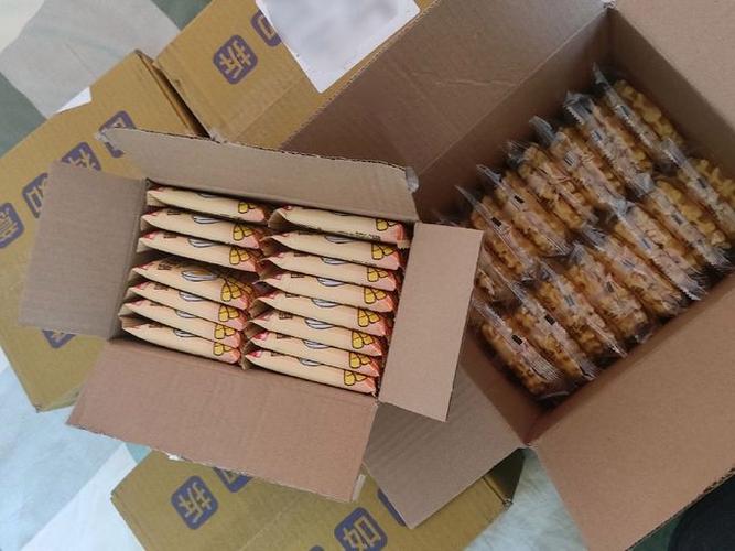 三只松鼠和比比赞哪个质量好