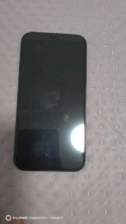 iphone通话屏幕黑屏之后就不亮了