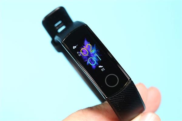 荣耀手环5和5nfc版的区别