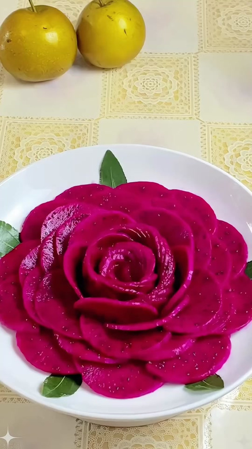 火龙果切玫瑰花的视频