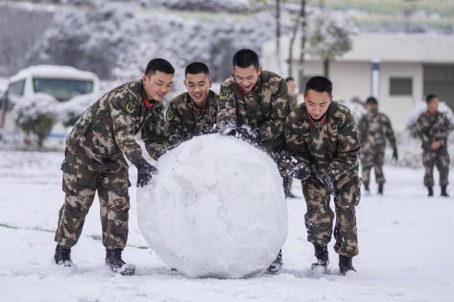 一起滚雪球图标