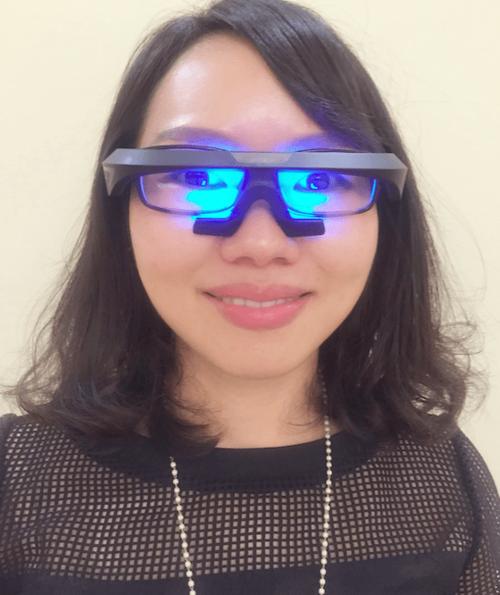 催眠眼镜特别的新年