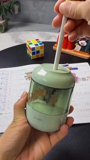得力电动削笔器怎么换刀头截图