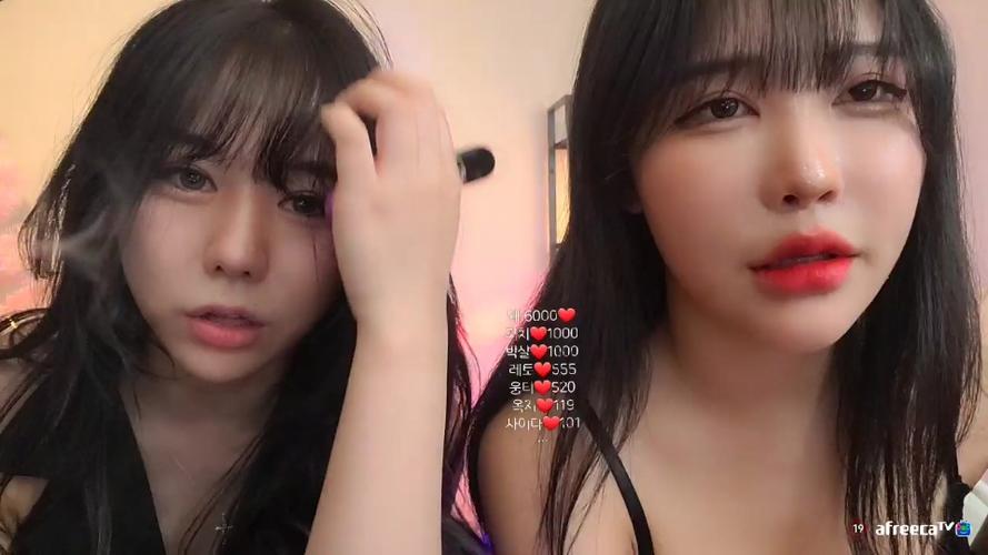 女闺蜜抽烟图标