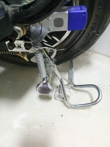 电瓶车撑脚如何收视频