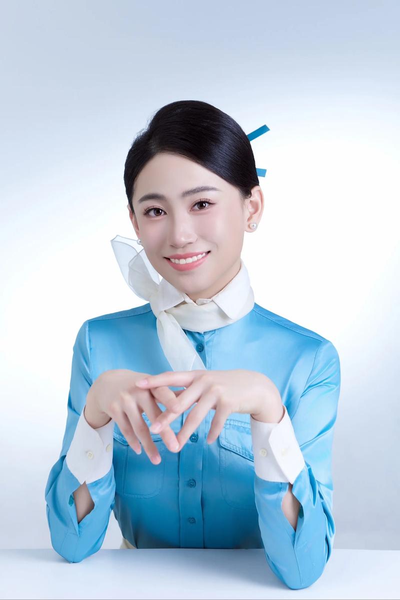 乘务员手里按的是什么