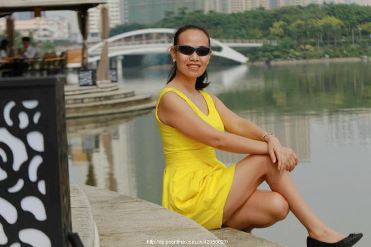 网友在深圳偶遇刘浩存买粽子