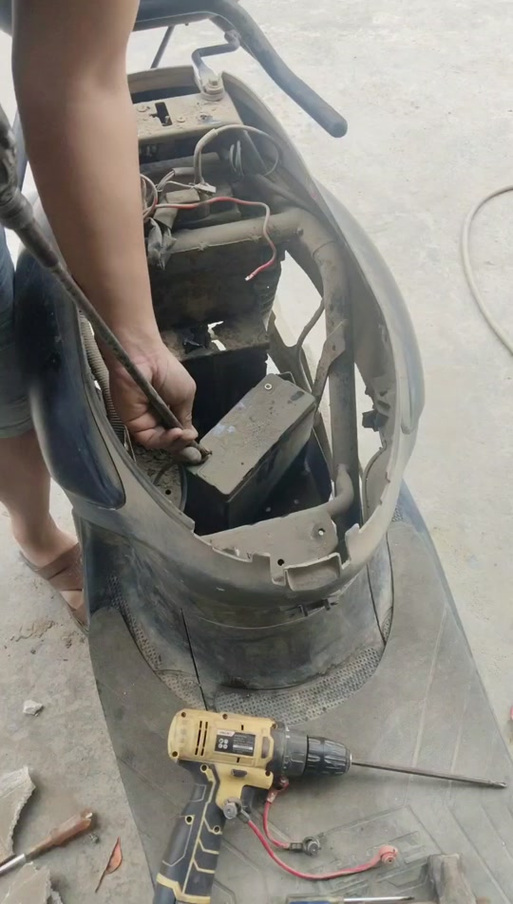 台铃电动车怎么换电池