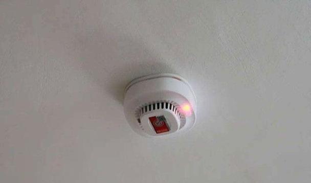烟感器会闪红灯吗图标