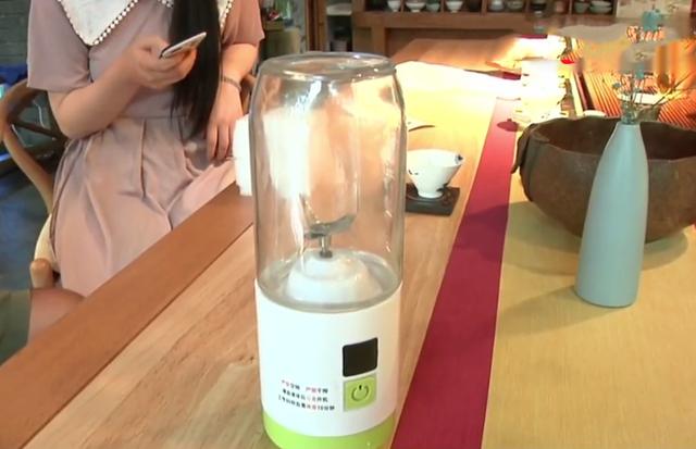 榨汁机放热水就坏了