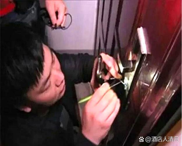 门锁钥匙拧不动缩略图