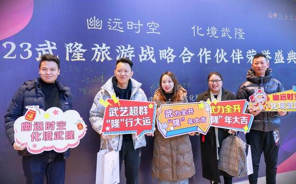 怎么拍照片显示时间地点缩略图