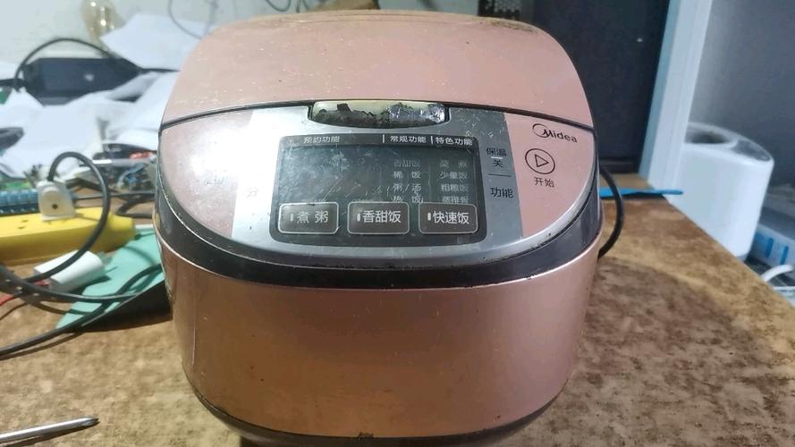 电饭锅不工作滴滴响怎么回事