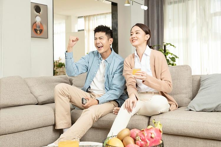 中青看电视什么