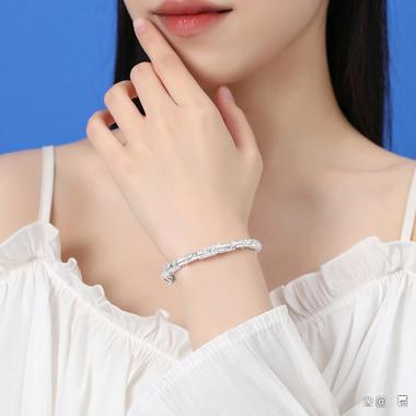 女士手镯戴哪只手正确
