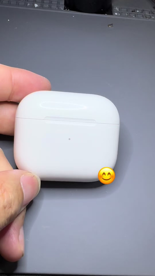 airpods闪白灯蓝牙找不到