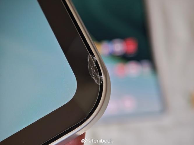iPad屏摔碎了修还是买新的